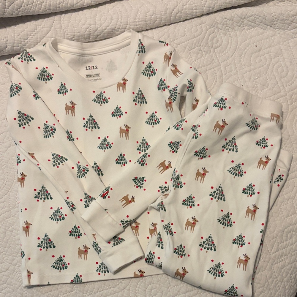 Kids Festive White Pajama Set with Reindeer and Tree Print